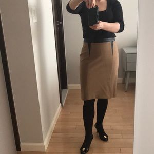 Club Monaco Tan virgin wool with black leather pencil skirt, size 4, Like New